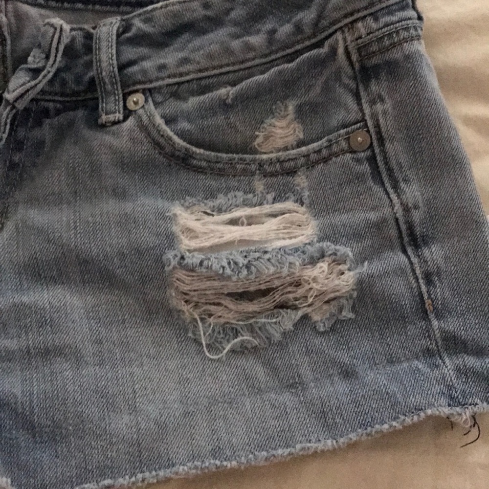 Shorts - Picture 3 of 5